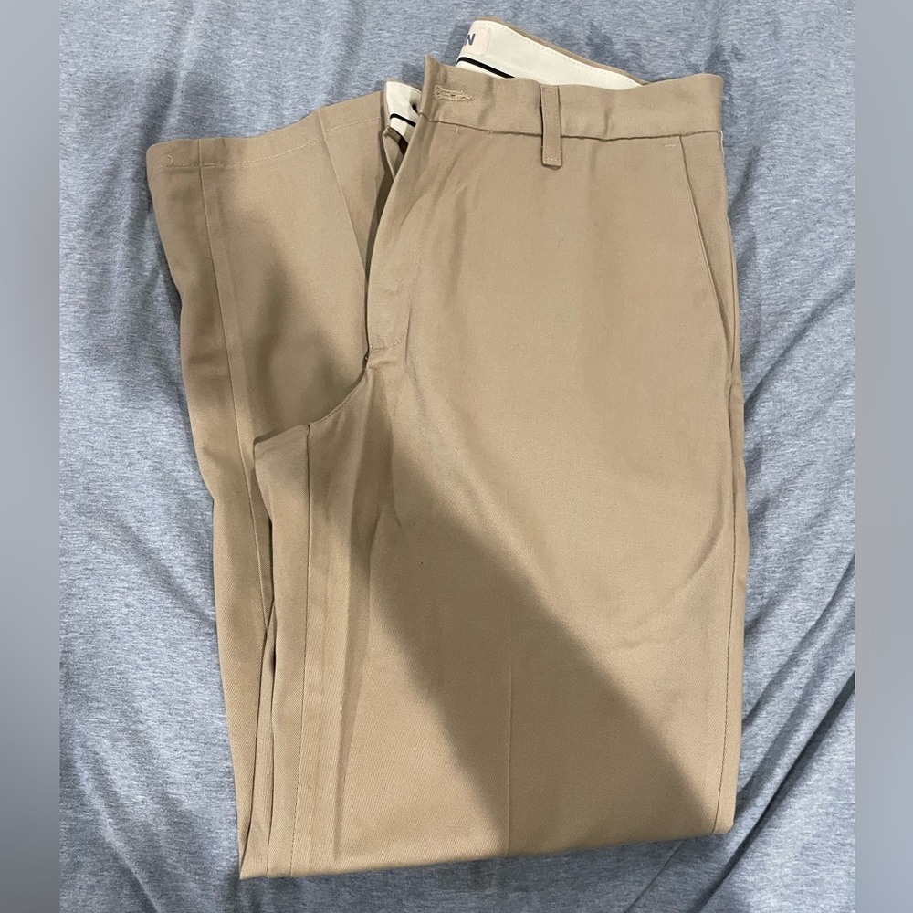 32x30 pleated khakis